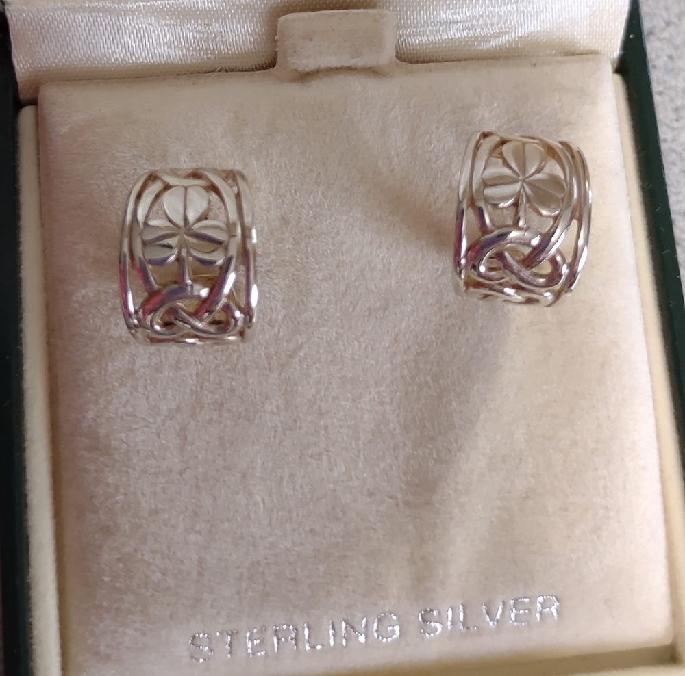 Firm Final Price!*Sterling Shamrock posts(IE)